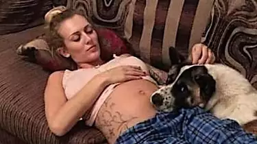 犬は妊娠中の主人が近づくたびに吠え出し、疑問に思った彼女は医師の診断を受けた